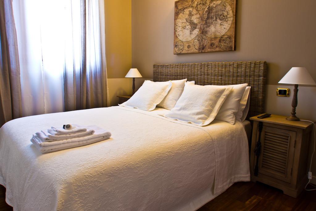 Borgo Manzoni - Charming House Hotel Роцано Екстериор снимка