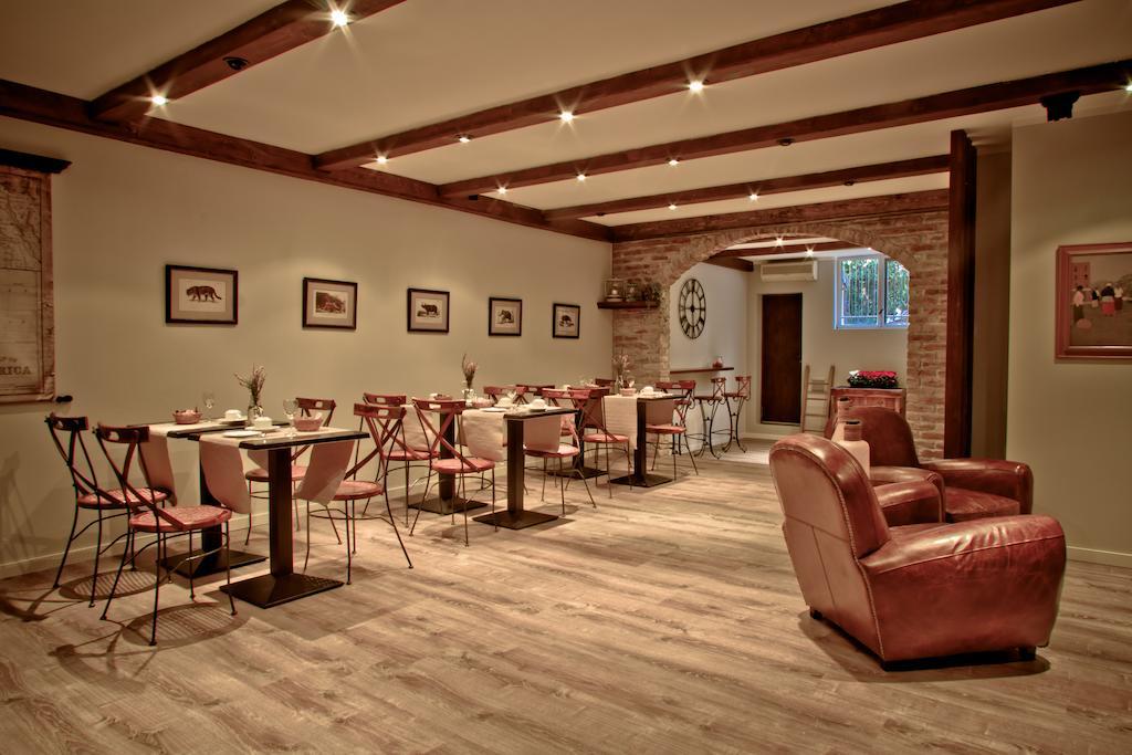 Borgo Manzoni - Charming House Hotel Роцано Екстериор снимка